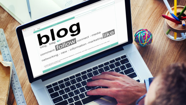 difference between website and blog